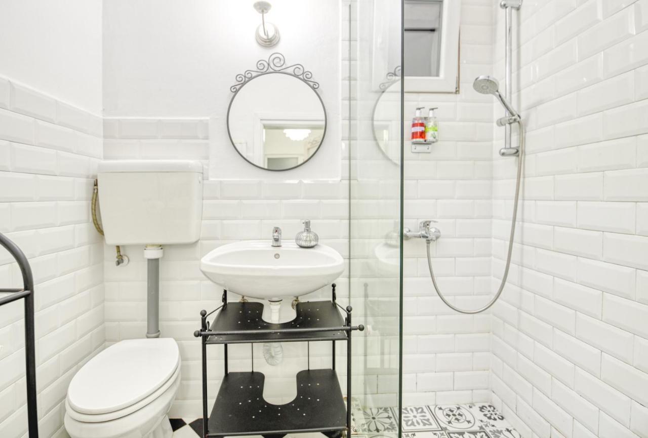 Hotel La Maison Blanche Alba Iulia Esterno foto