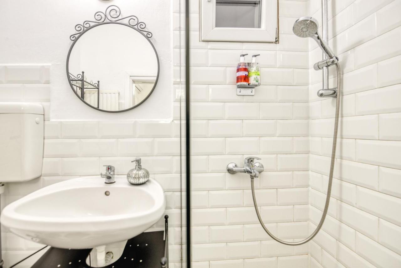 Hotel La Maison Blanche Alba Iulia Esterno foto