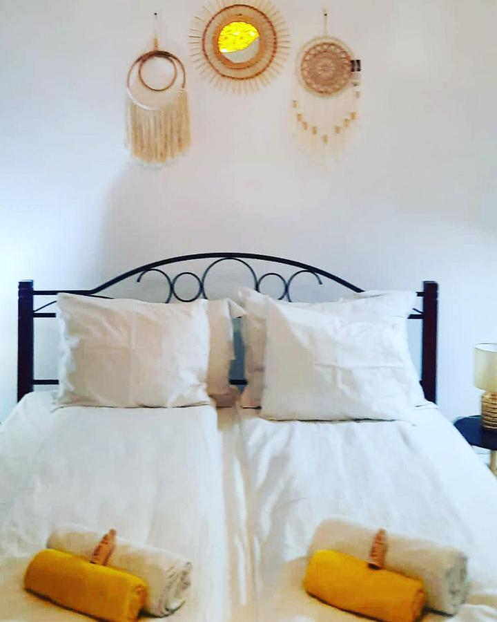 Hotel La Maison Blanche Alba Iulia Esterno foto