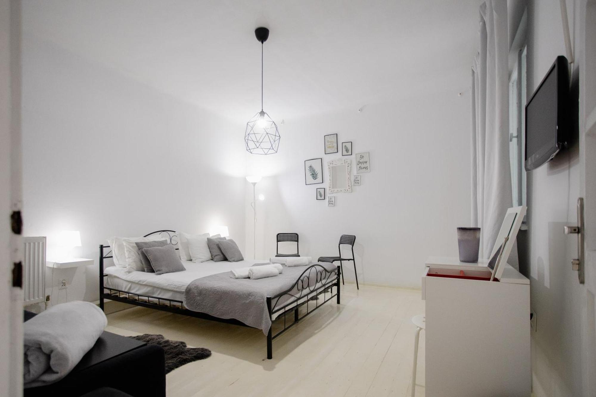Hotel La Maison Blanche Alba Iulia Esterno foto